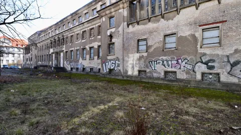 Das äußere Erscheinungsbild des Stadtbades Lichtenberg im Jahr 2017 (Artikel  1)