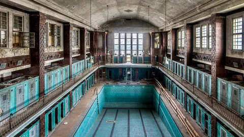 Die Architektur des Stadtbades Lichtenberg  und seine Baumaterialien (Artikel 2)