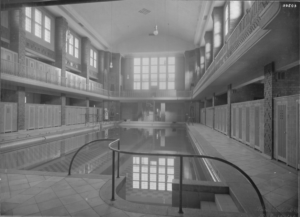 Männerschwimmhalle – Historische Aufnahme